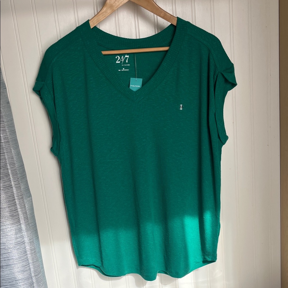 Maurices Kelly Green Short-Sleeve V-Neck Top